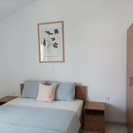 Slavica Olive 3 *